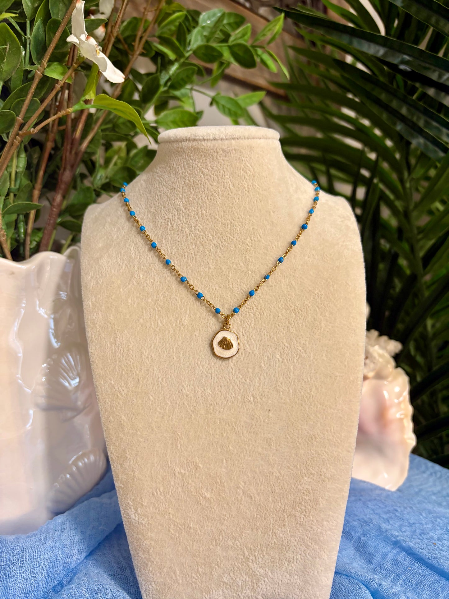 Shell Pendant Necklace