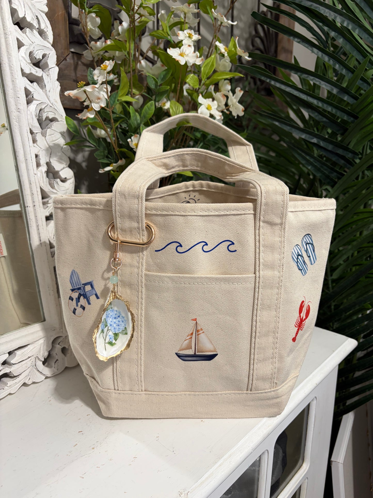 Hydrangea Oyster Shell Bag Charm/Keychain