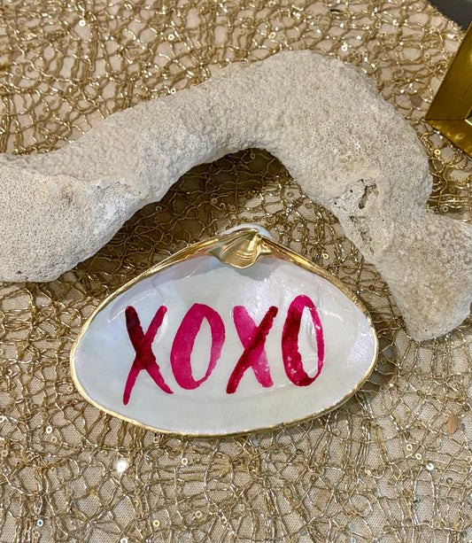 XOXO Clam Shell Trinket Dish