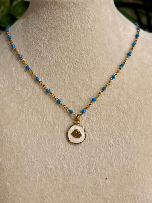 Shell Pendant Necklace
