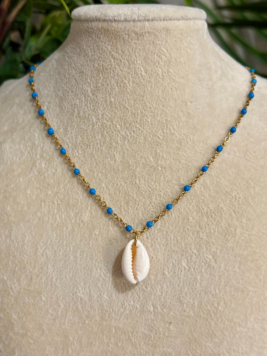 Cowrie Shell Pendant Necklace