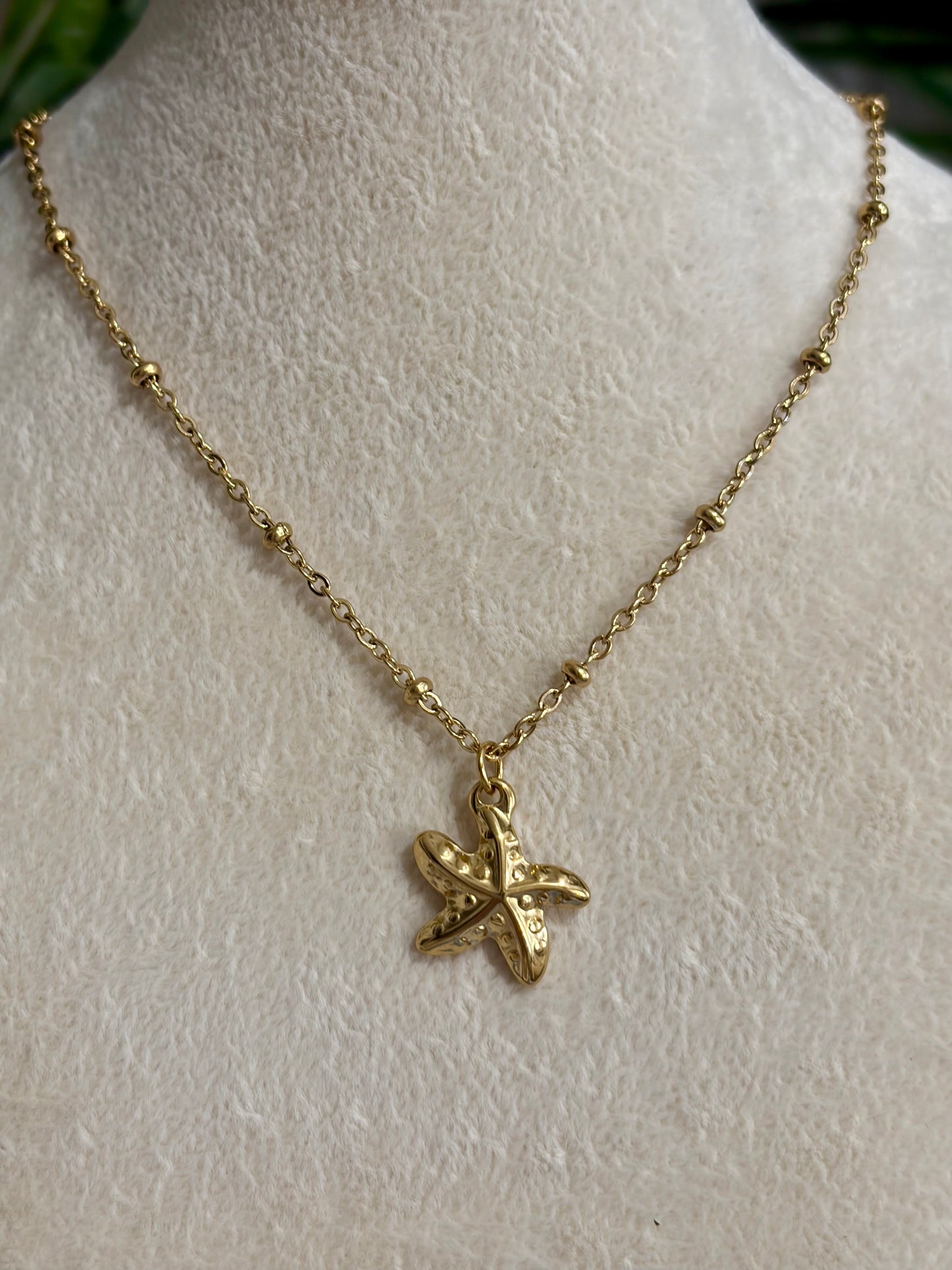 Star Fish Pendant Necklace