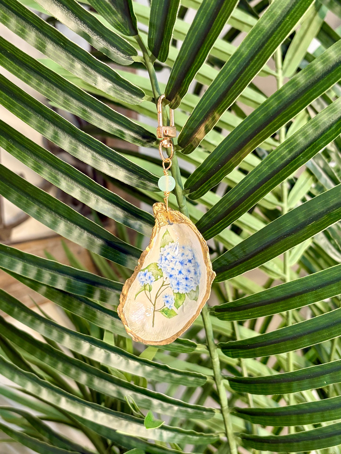 Hydrangea Oyster Shell Bag Charm/Keychain