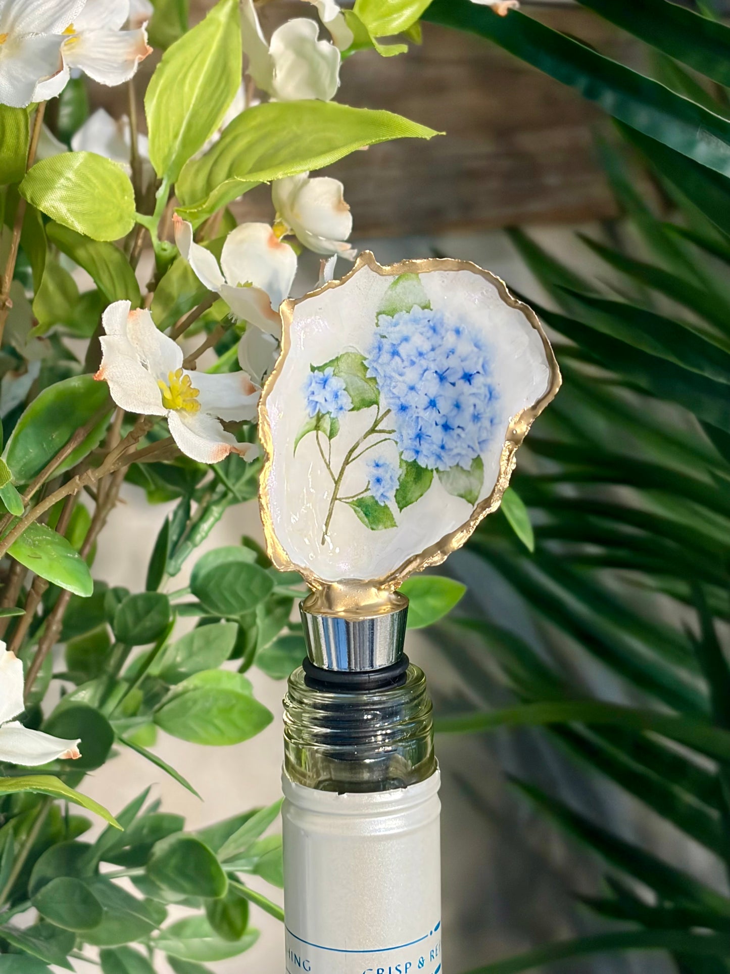Hydrangea Oyster Shell Wine Stopper